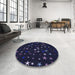 Round Patterned Black Rug in a Office, pat3469blu