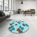 Round Patterned Blue Rug in a Office, pat3478lblu