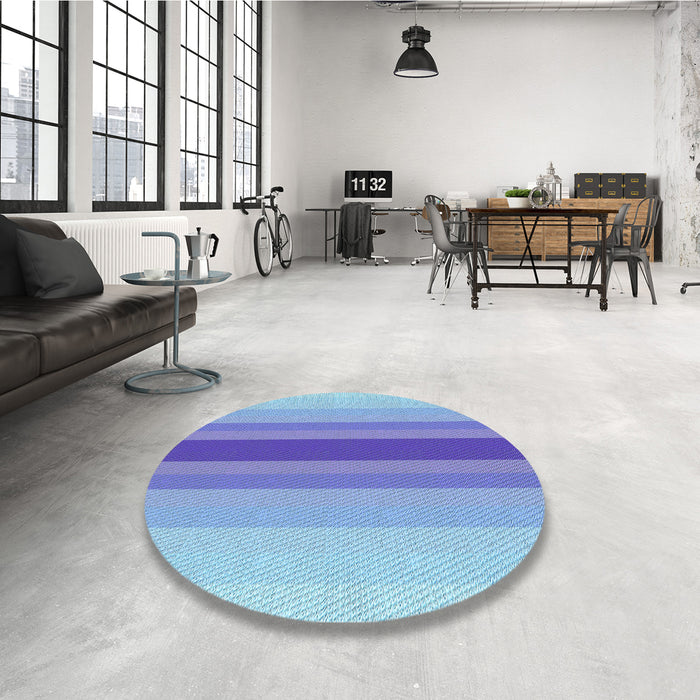 Round Patterned Sky Blue Rug in a Office, pat3494lblu