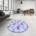 Round Patterned Blue Rug in a Office, pat3520blu