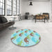 Round Patterned Blue Rug in a Office, pat3520lblu