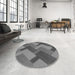 Round Patterned Black Rug in a Office, pat3534gry