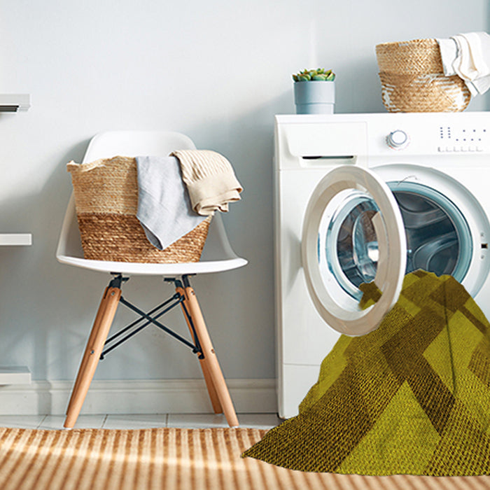 Machine Washable Transitional Yellow Rug in a Washing Machine, wshpat3534yw