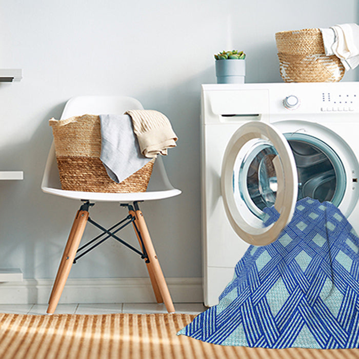 Machine Washable Transitional Blue Rug in a Washing Machine, wshpat3543lblu