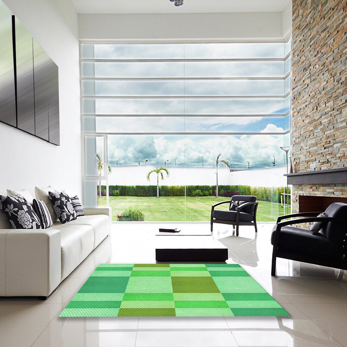 Square Patterned Green Rug in a Living Room, pat3546grn