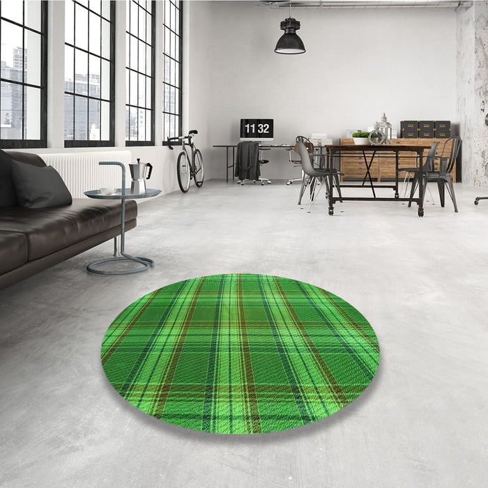 Round Patterned Green Rug in a Office, pat3550grn