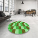 Round Patterned Seaweed Green Rug in a Office, pat3552grn