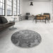 Round Patterned Gray Rug in a Office, pat3556gry