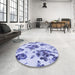 Round Patterned Blue Rug in a Office, pat3558blu