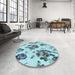 Round Patterned Deep-Sea Green Rug in a Office, pat3558lblu