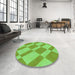 Round Patterned Emerald Green Rug in a Office, pat3561grn