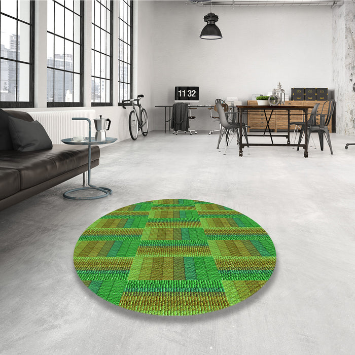 Round Patterned Seaweed Green Rug in a Office, pat3565grn