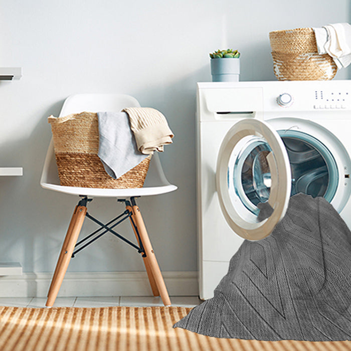 Machine Washable Transitional Carbon Gray Rug in a Washing Machine, wshpat3574gry