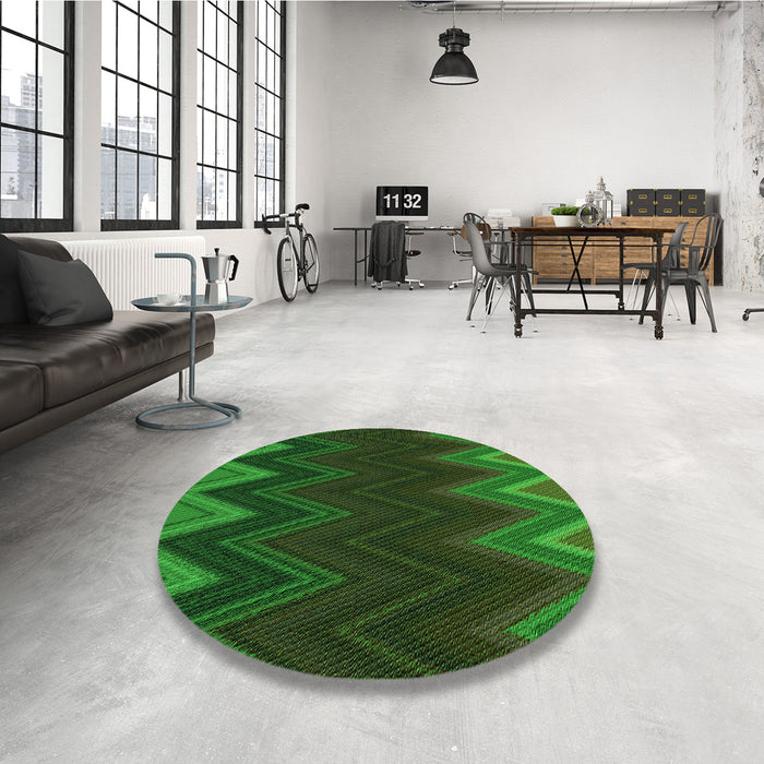 Round Patterned Dark Forest Green Rug in a Office, pat3589grn