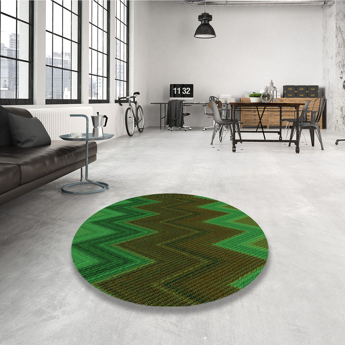 Round Patterned Dark Forest Green Rug in a Office, pat3590grn