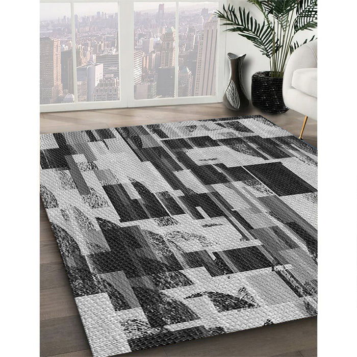 Patterned Silver Gray Rug in Family Room, pat3592gry