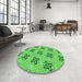 Round Patterned Neon Green Rug in a Office, pat3610grn