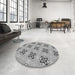 Round Patterned Silver Gray Rug in a Office, pat3610gry