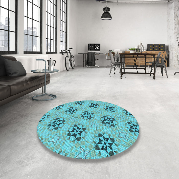 Round Patterned Deep-Sea Green Rug in a Office, pat3610lblu