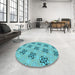 Round Patterned Deep-Sea Green Rug in a Office, pat3610lblu