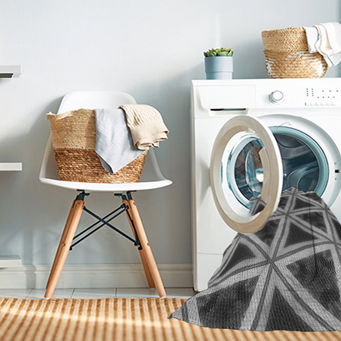 Machine Washable Transitional Black Rug in a Washing Machine, wshpat3620gry
