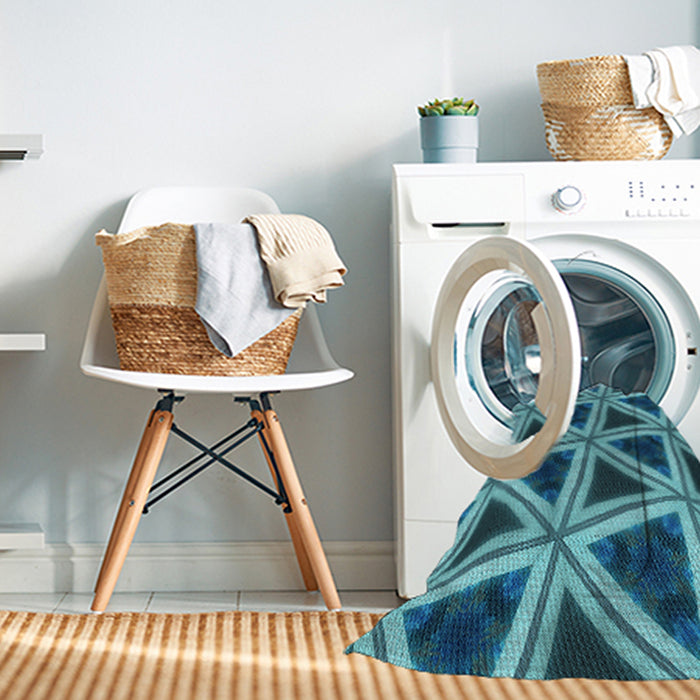 Machine Washable Transitional Teal Green Rug in a Washing Machine, wshpat3620lblu