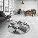 Round Patterned Carbon Gray Rug in a Office, pat3638gry