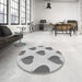 Round Patterned Gray Rug in a Office, pat3652gry