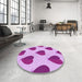 Round Patterned Blossom Pink Rug in a Office, pat3652pur