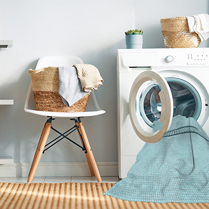 Machine Washable Transitional Diamond Blue Rug in a Washing Machine, wshpat3659lblu