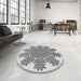 Round Patterned Platinum Gray Rug in a Office, pat3688gry