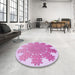 Round Patterned Blossom Pink Rug in a Office, pat3688pur