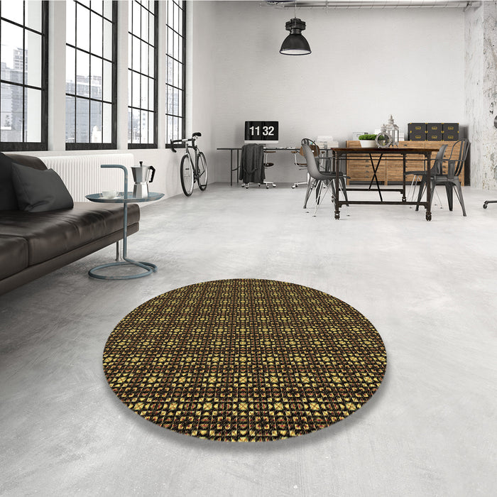 Round Patterned Midnight Gray Rug in a Office, pat3689brn