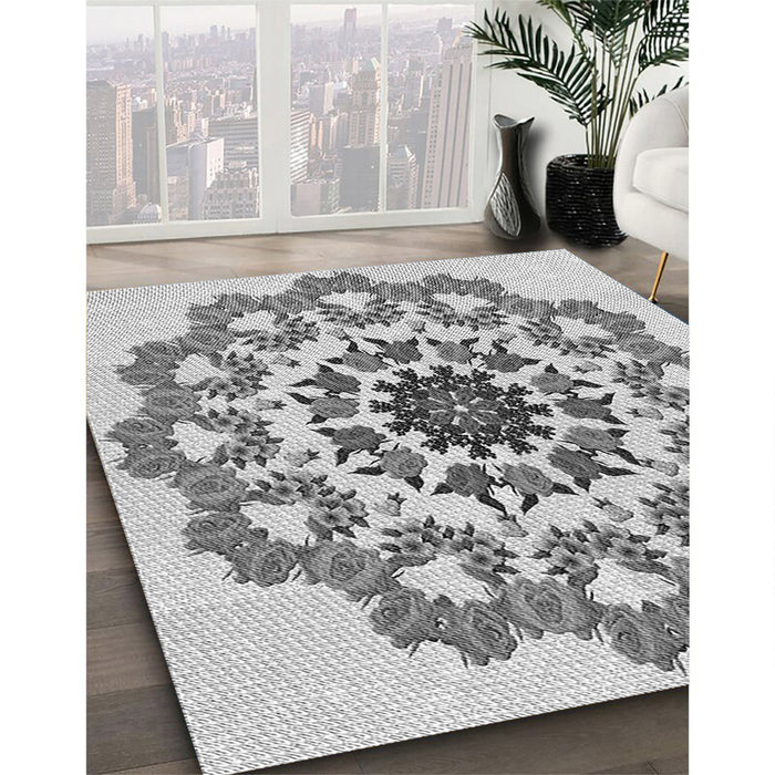 Patterned Silver Gray Rug in Family Room, pat3708gry
