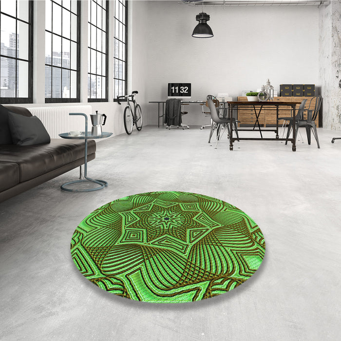 Round Patterned Green Rug in a Office, pat3714grn