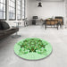 Round Patterned Light Green Rug in a Office, pat3719grn