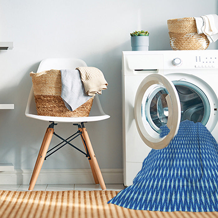 Machine Washable Transitional Diamond Blue Rug in a Washing Machine, wshpat373lblu