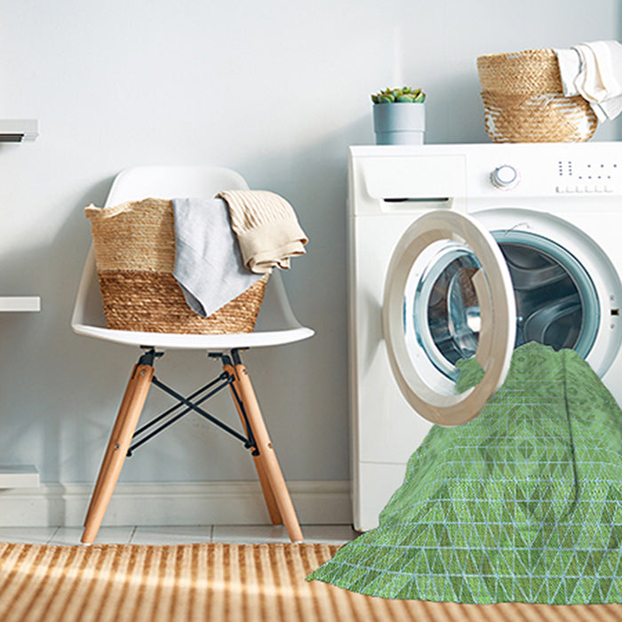 Machine Washable Transitional Green Rug in a Washing Machine, wshpat3741lblu