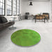 Round Patterned Seaweed Green Rug in a Office, pat3743grn