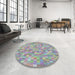 Round Patterned Gray Modern Rug in a Office, pat3750