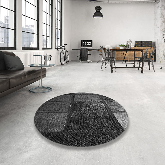 Round Patterned Midnight Gray Rug in a Office, pat3755gry