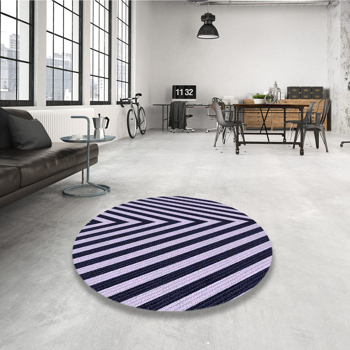 Round Patterned Night Blue Rug in a Office, pat3768blu