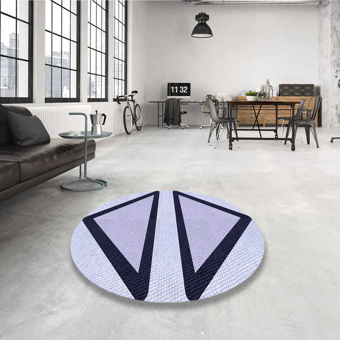 Round Patterned Purple Rug in a Office, pat3772blu