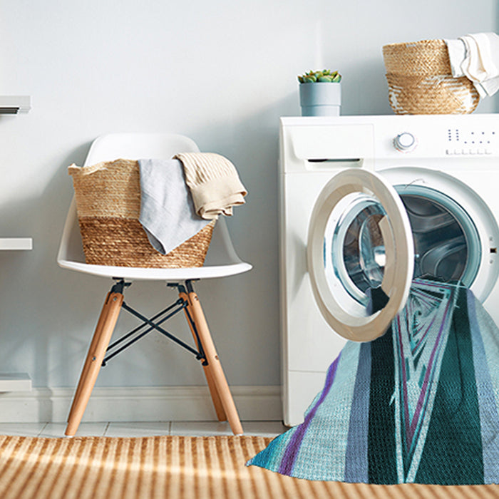 Machine Washable Transitional Blue Rug in a Washing Machine, wshpat3778lblu