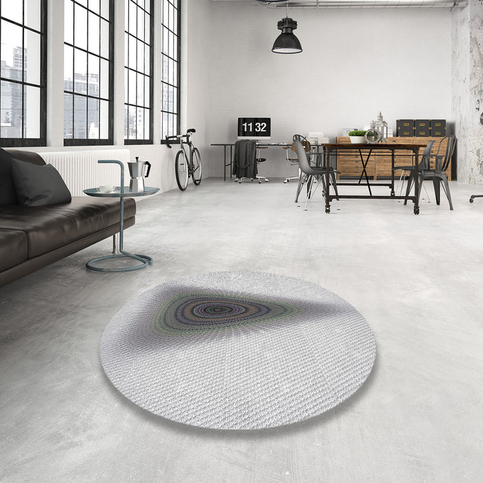 Round Patterned Platinum Gray Novelty Rug in a Office, pat3779