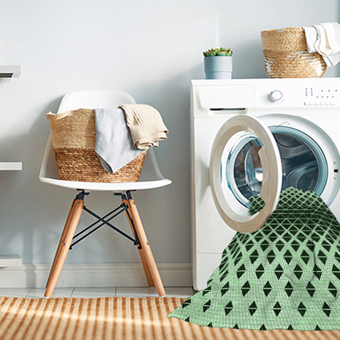 Machine Washable Transitional Dark Forest Green Rug in a Washing Machine, wshpat3798grn