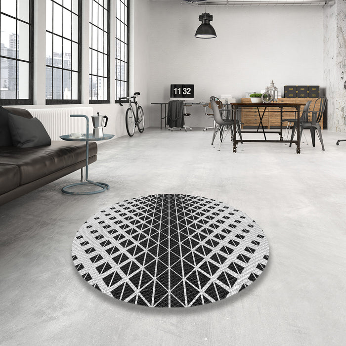 Round Patterned Platinum Gray Novelty Rug in a Office, pat3798