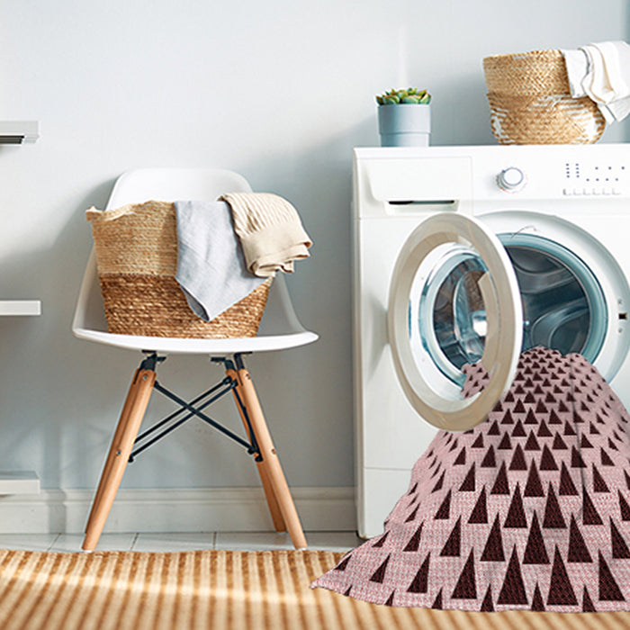 Machine Washable Transitional Light Rose Pink Rug in a Washing Machine, wshpat3799rd