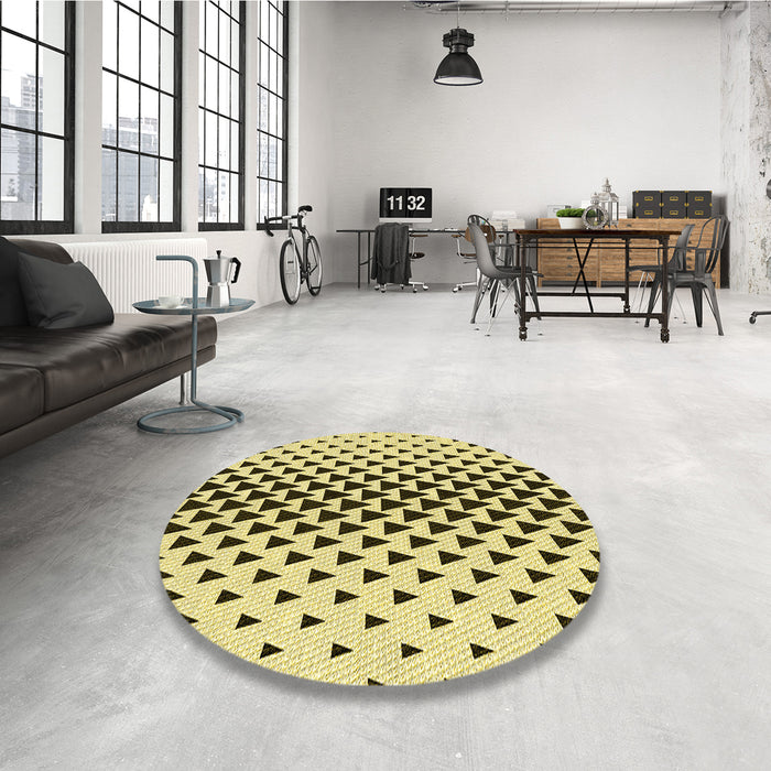 Round Patterned Oak Brown Rug in a Office, pat3799yw