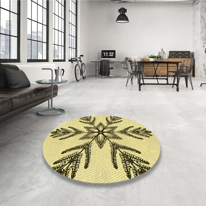 Round Patterned Sun Yellow Rug in a Office, pat38yw